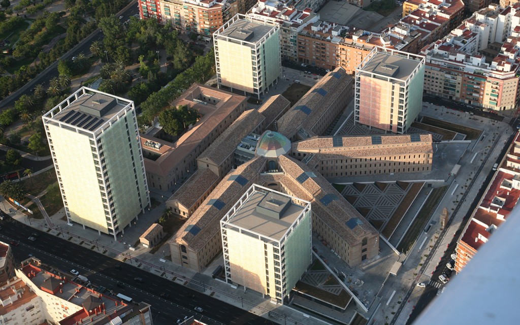 Ciudad Administrativa 9 de Octubre – PREMIO SOLUCIÓN EN VIDRIO